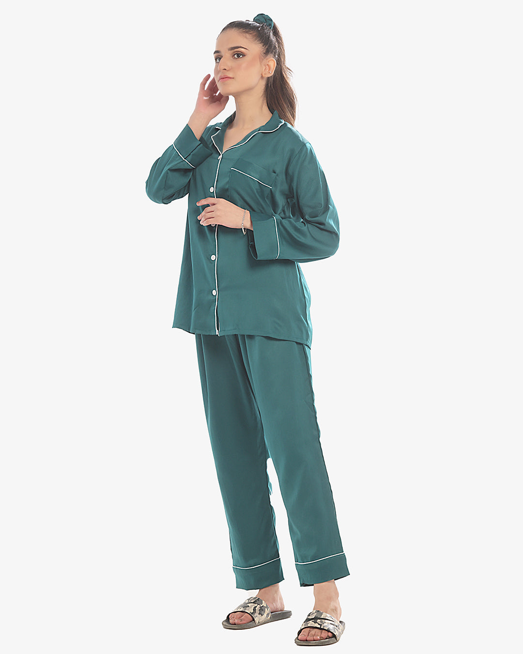 Sajiero Silk Pajama Suit with Scrunchie - Pearl