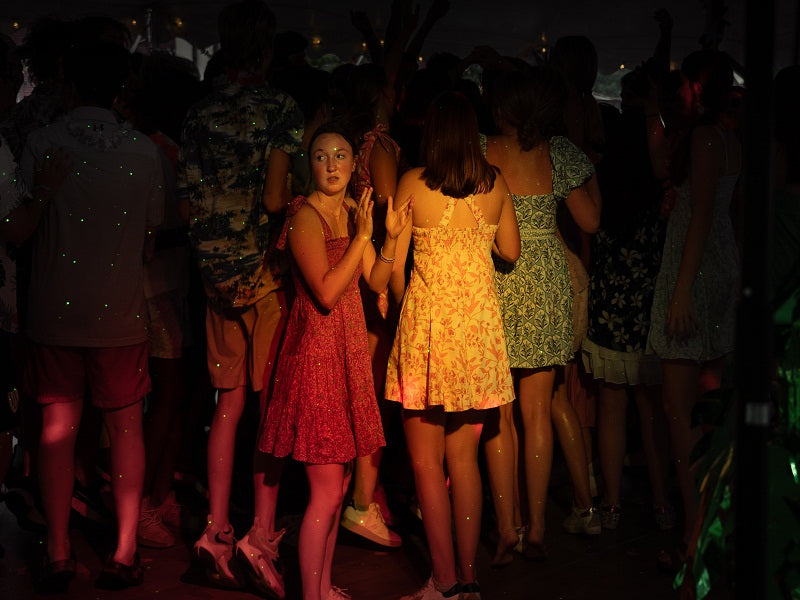 How to Wear Lingerie Night Dress for a Party?