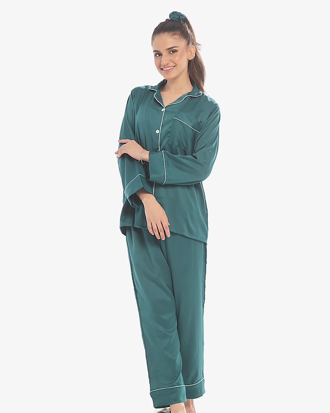 Sajiero Silk Pajama Suit with Scrunchie - Pearl