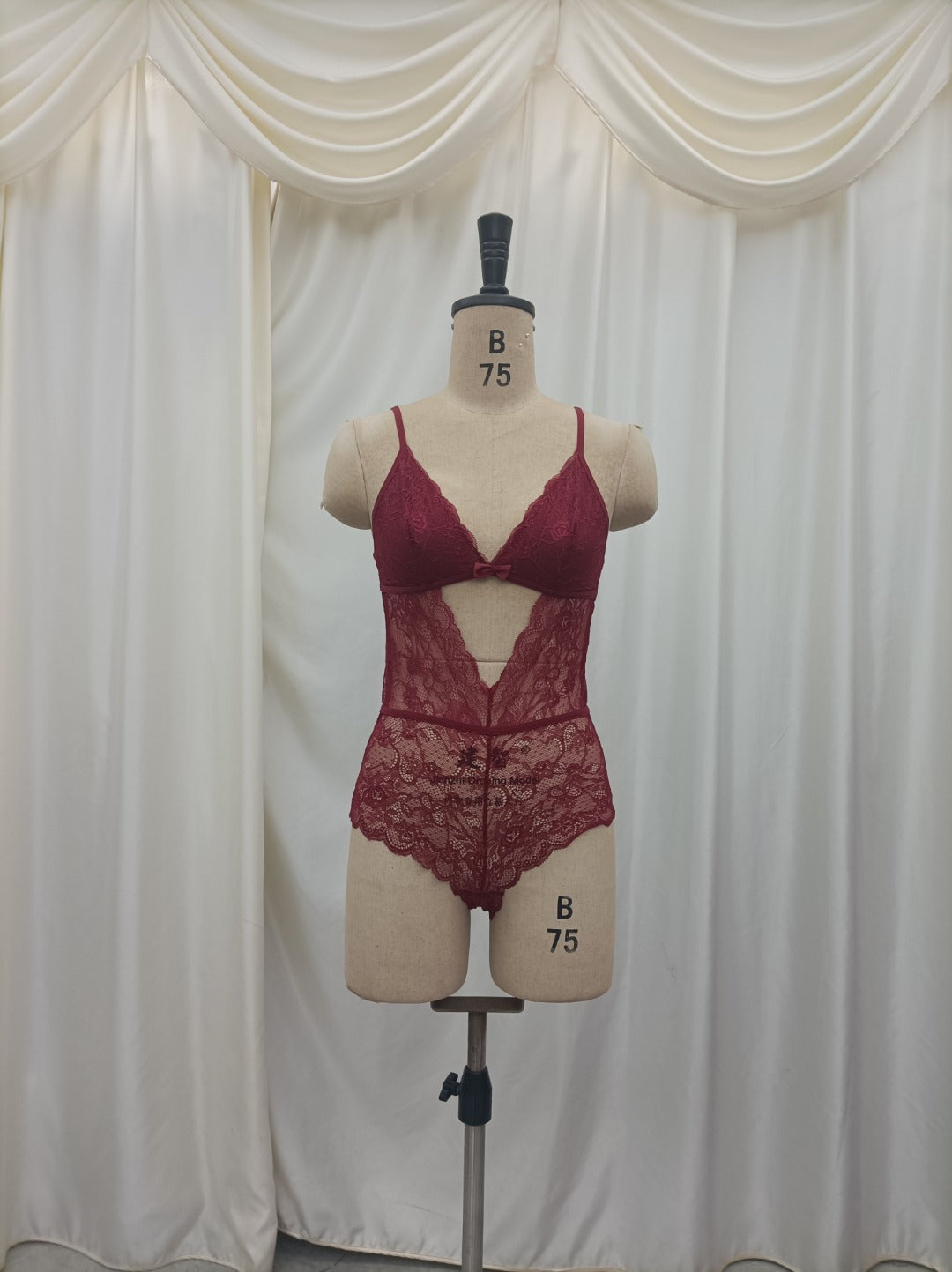 Babydoll - Cutout Lace