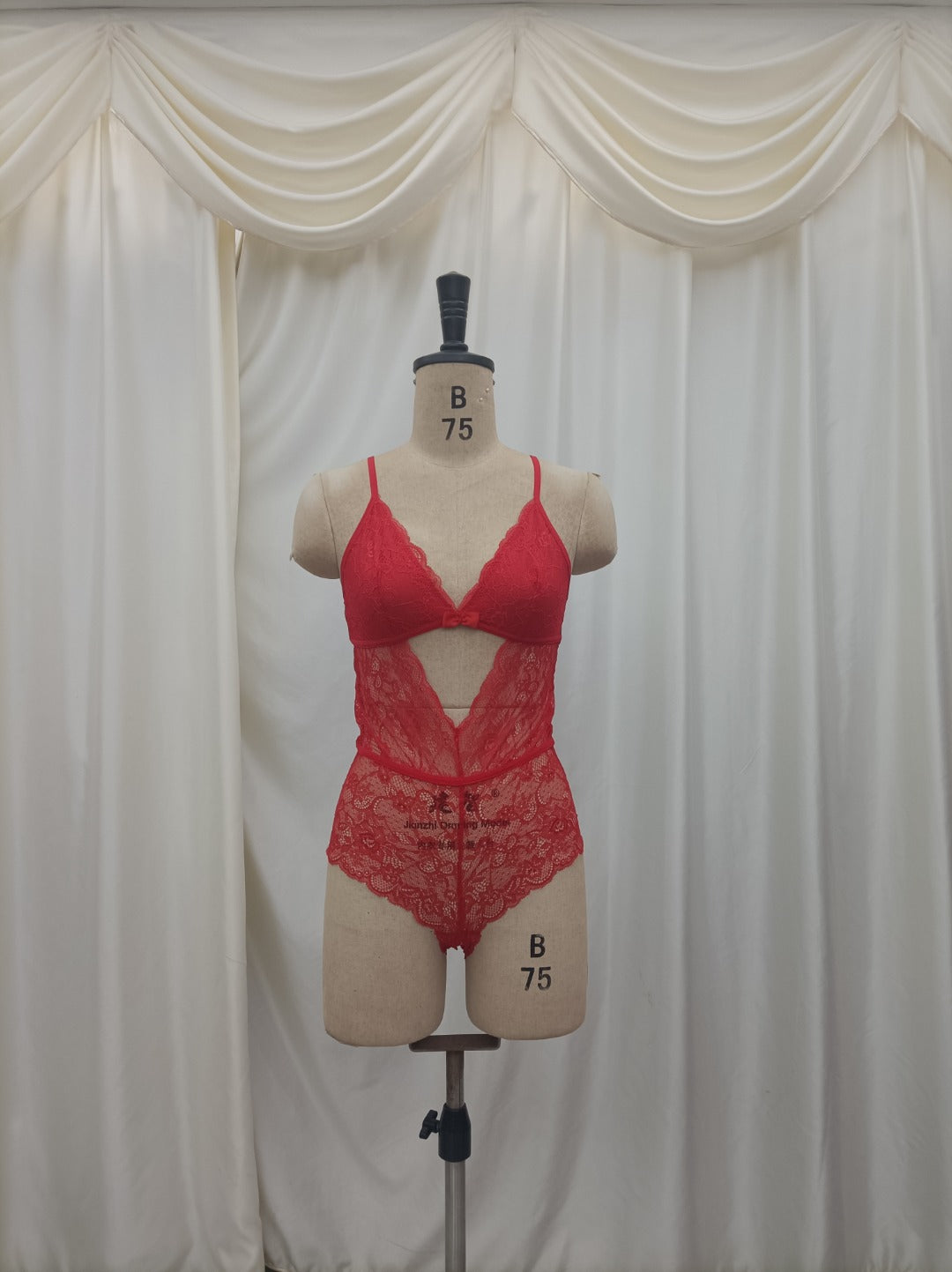 Babydoll - Cutout Lace