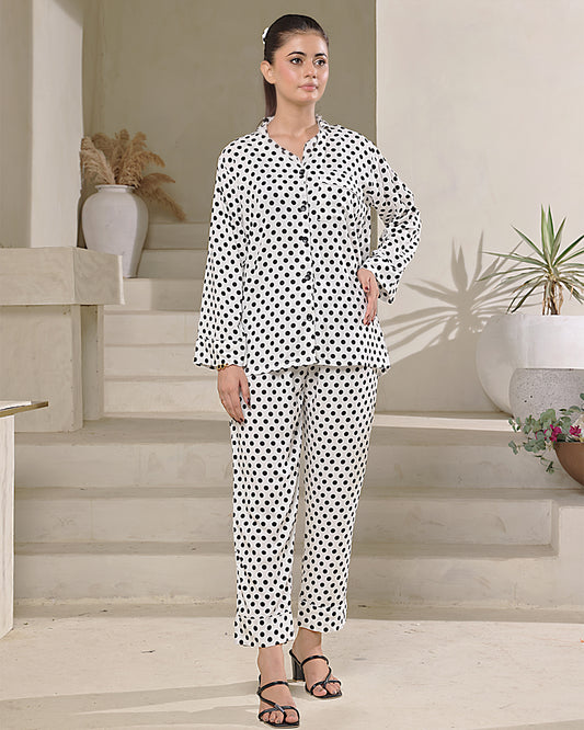 Sajiero Linen Pajama Suit with Scrunchie - Dot Weave