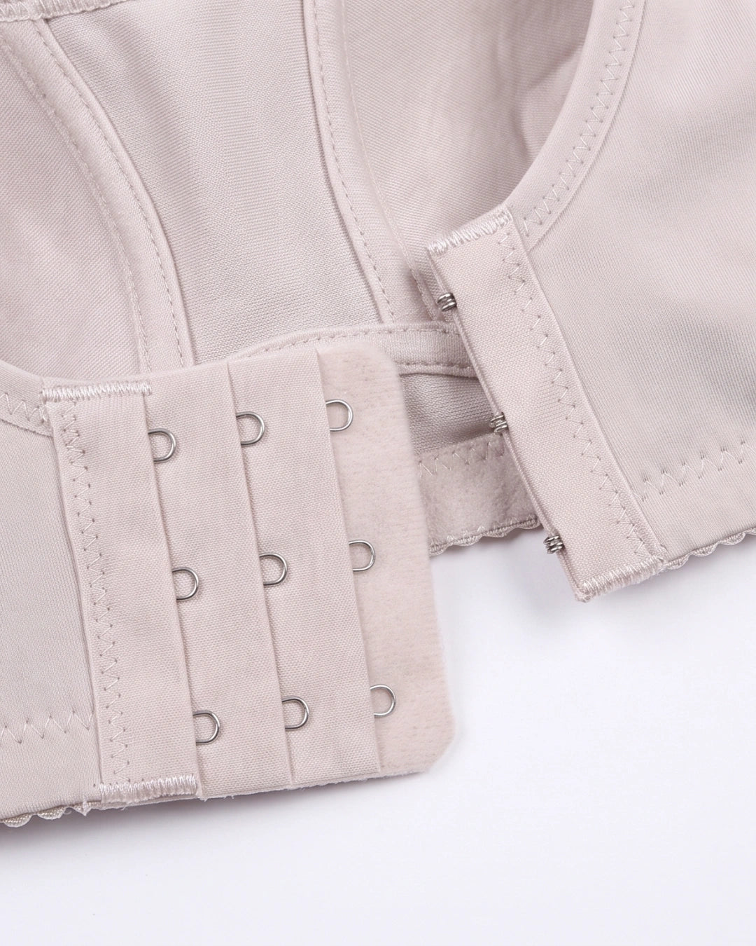Light Padded T-Shirt Bra - Leo - Ash White