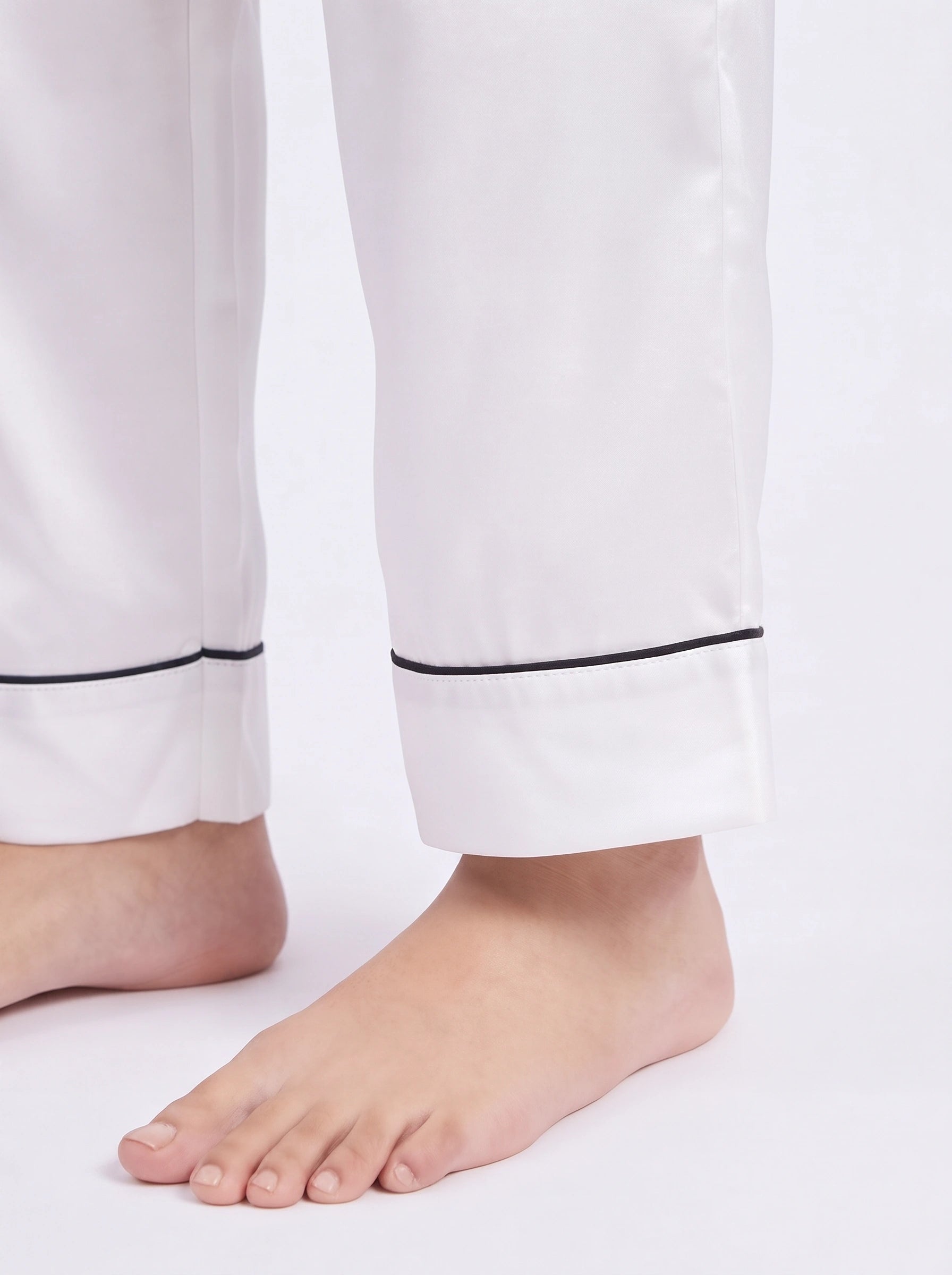 Satin Silk Pajama Suit - Noir - White